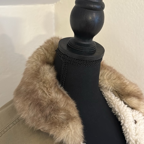 A&F Green Sherpa Bomber Jacket - Picture 8 of 17